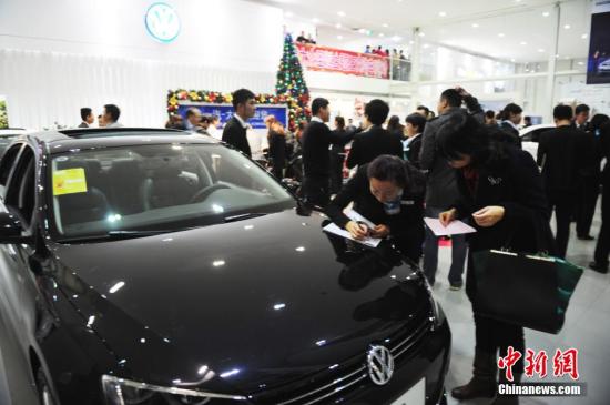 資料圖：深圳一4S店。 <a target='_blank'  _fcksavedurl='http://www.chinanews.com/'></table>中新社</a>發(fā) 陳文 攝